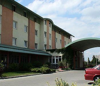 Jancsar Hotel Szekesfehervar Exterior photo