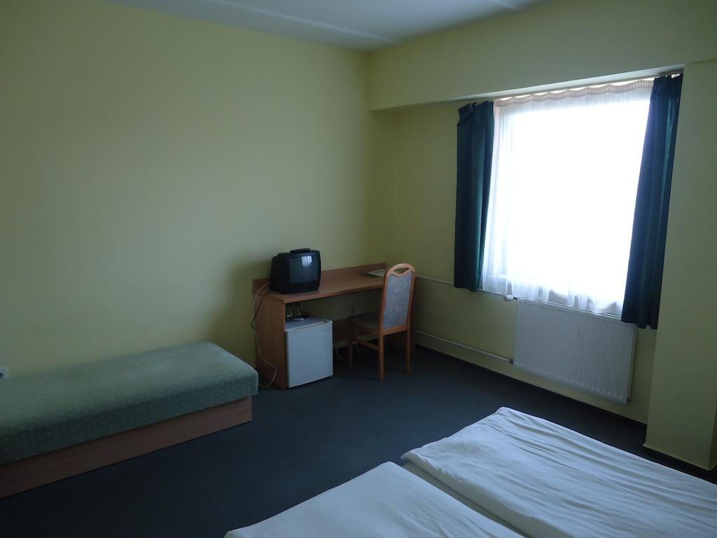Jancsar Hotel Szekesfehervar Exterior photo